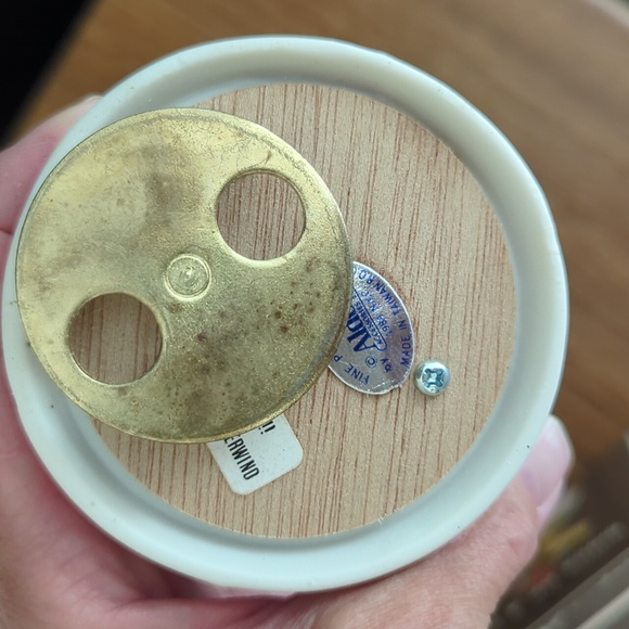 Vintage Aldon Cardinal 1984 Musical Birds of a Feather Fine Porcelain Figure - Picture 3 of 11